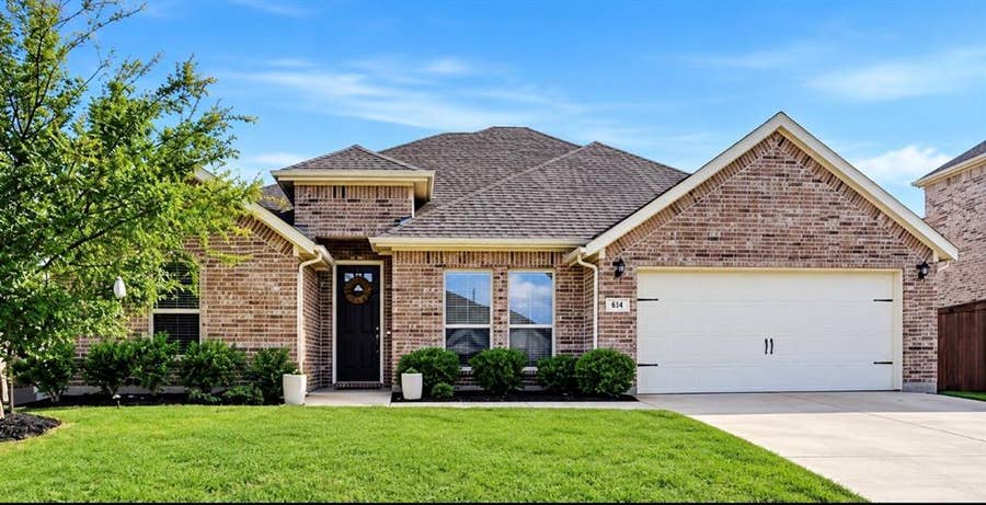 Property photo for 914 Timber Ridge Drive, Justin, TX
