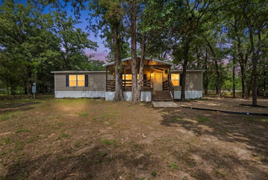 Property photo for 118 Cedar Ridge Drive, Eustace, TX