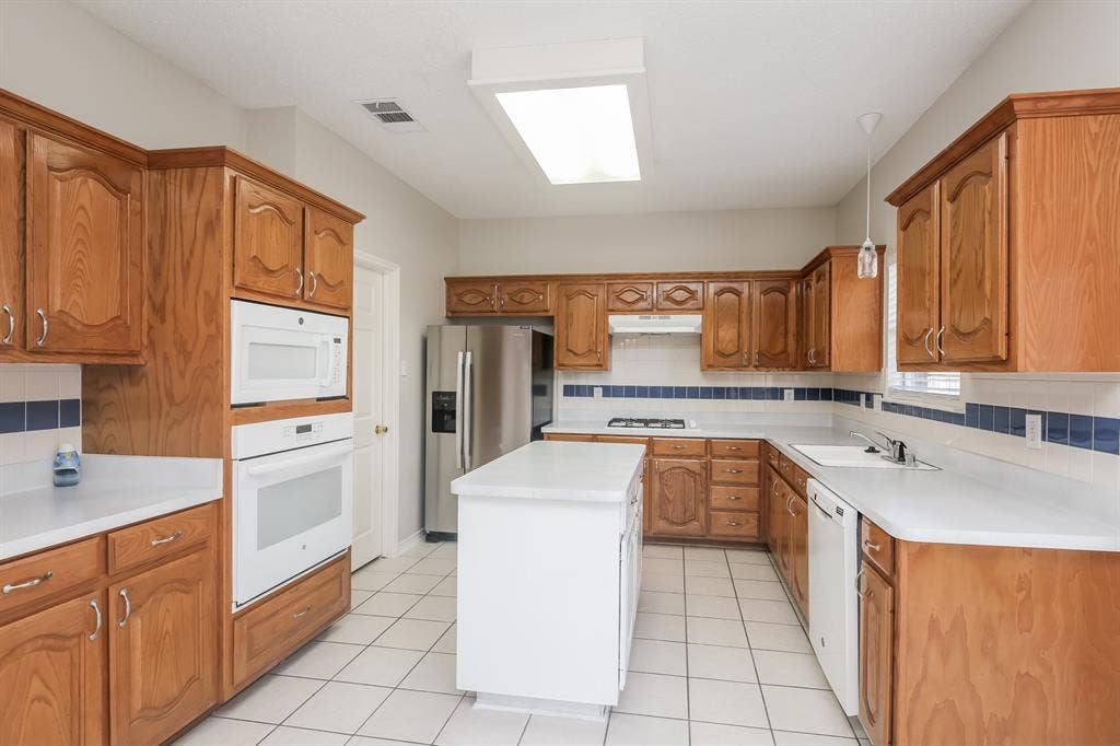 2124 Twin Creek Lane, Rockwall, TX 75087 2124 Twin Creek Lane, Rockwall, TX 75087
