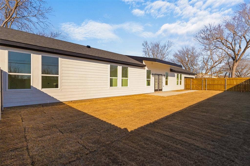 2621 College Street, Greenville, TX 75401 2621 College Street, Greenville, TX 75401