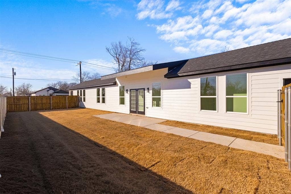 2621 College Street, Greenville, TX 75401 2621 College Street, Greenville, TX 75401