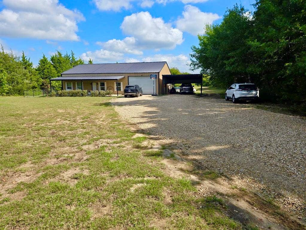 382 N Washburn Road, Bells, TX 75414