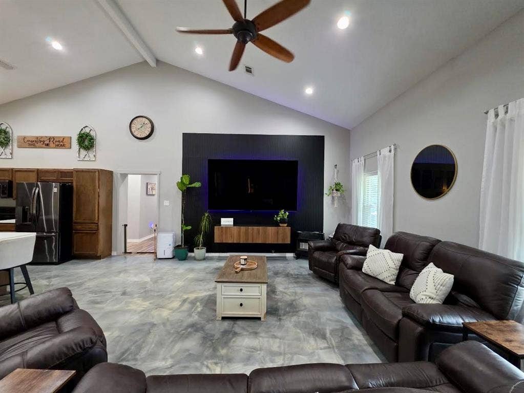 382 N Washburn Road, Bells, TX 75414