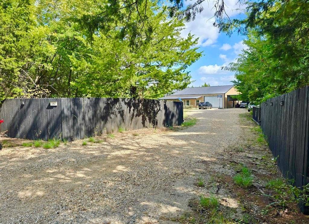 382 N Washburn Road, Bells, TX 75414