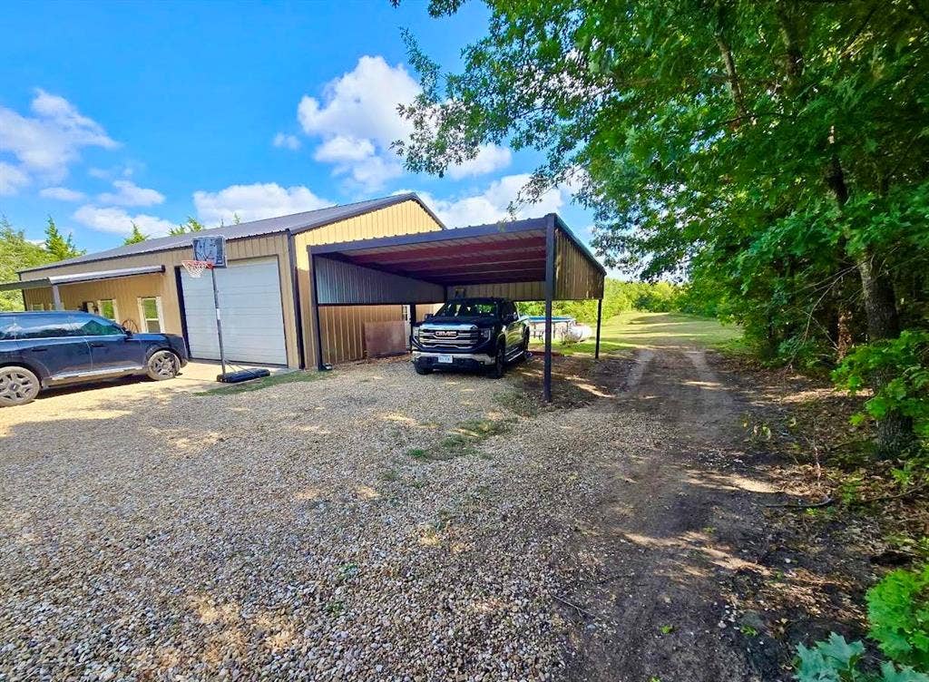 382 N Washburn Road, Bells, TX 75414