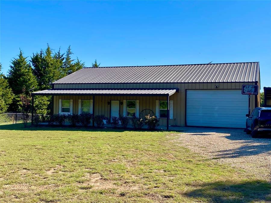 Property photo for 382 N Washburn Road, Bells, TX