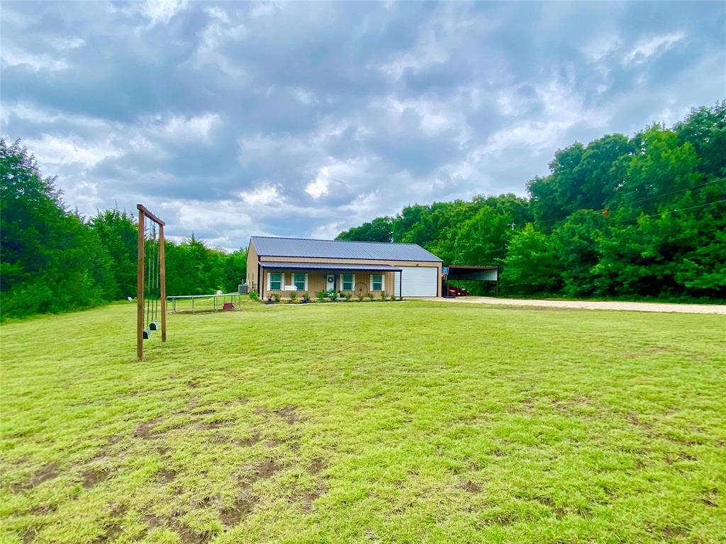 382 N Washburn Road, Bells, TX 75414