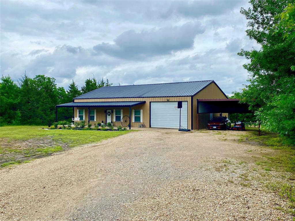 382 N Washburn Road, Bells, TX 75414