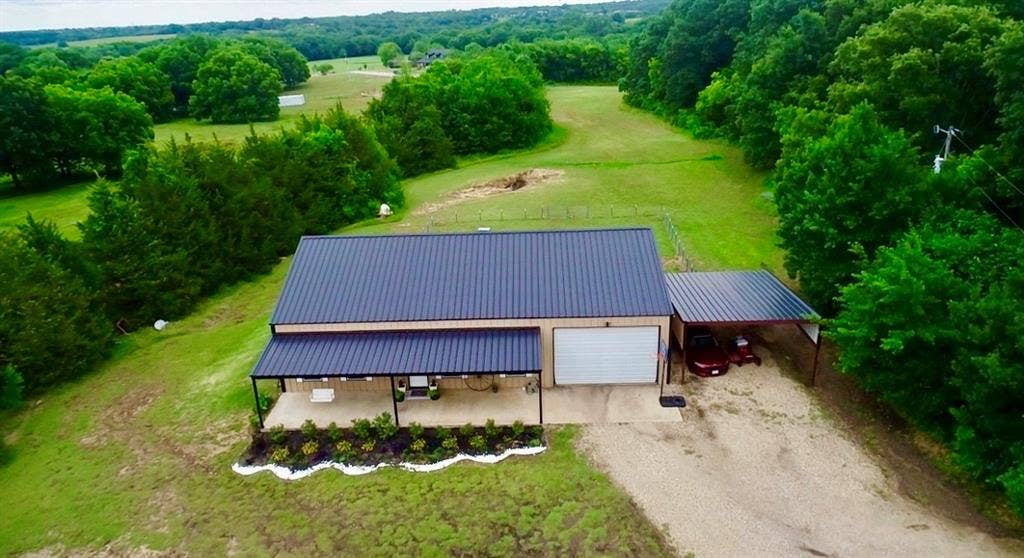 382 N Washburn Road, Bells, TX 75414