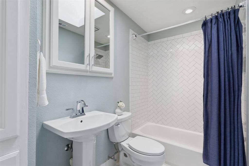 6235 Kenwood Avenue, Dallas, TX 75214 6235 Kenwood Avenue, Dallas, TX 75214