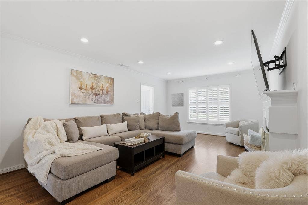 6235 Kenwood Avenue, Dallas, TX 75214 6235 Kenwood Avenue, Dallas, TX 75214