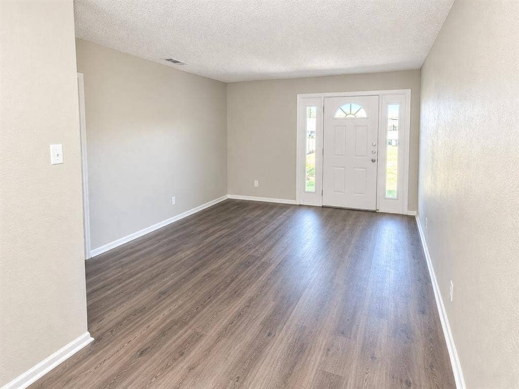 712 Redbird Drive, Irving, TX 75061 712 Redbird Drive, Irving, TX 75061