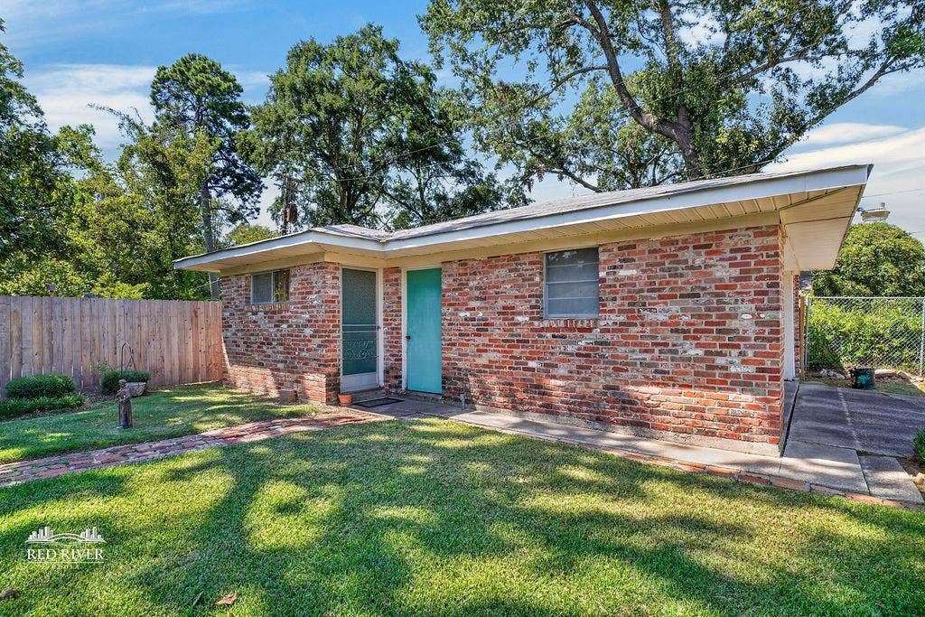 302 Rutherford, Shreveport, LA 71104 Garage Apartment