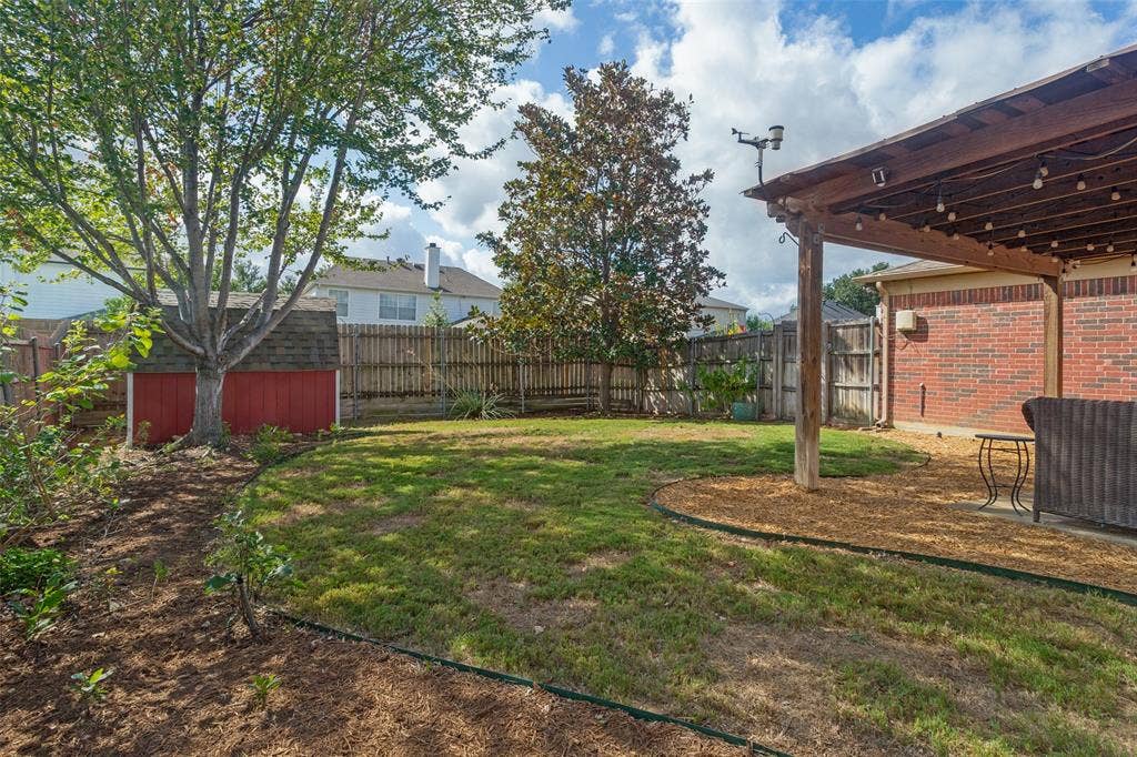 1332 Old Barn Lane, Lewisville, TX 75067