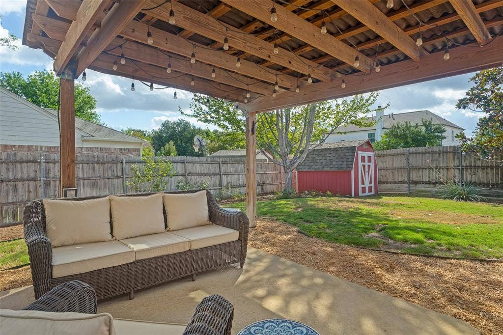 1332 Old Barn Lane, Lewisville, TX 75067