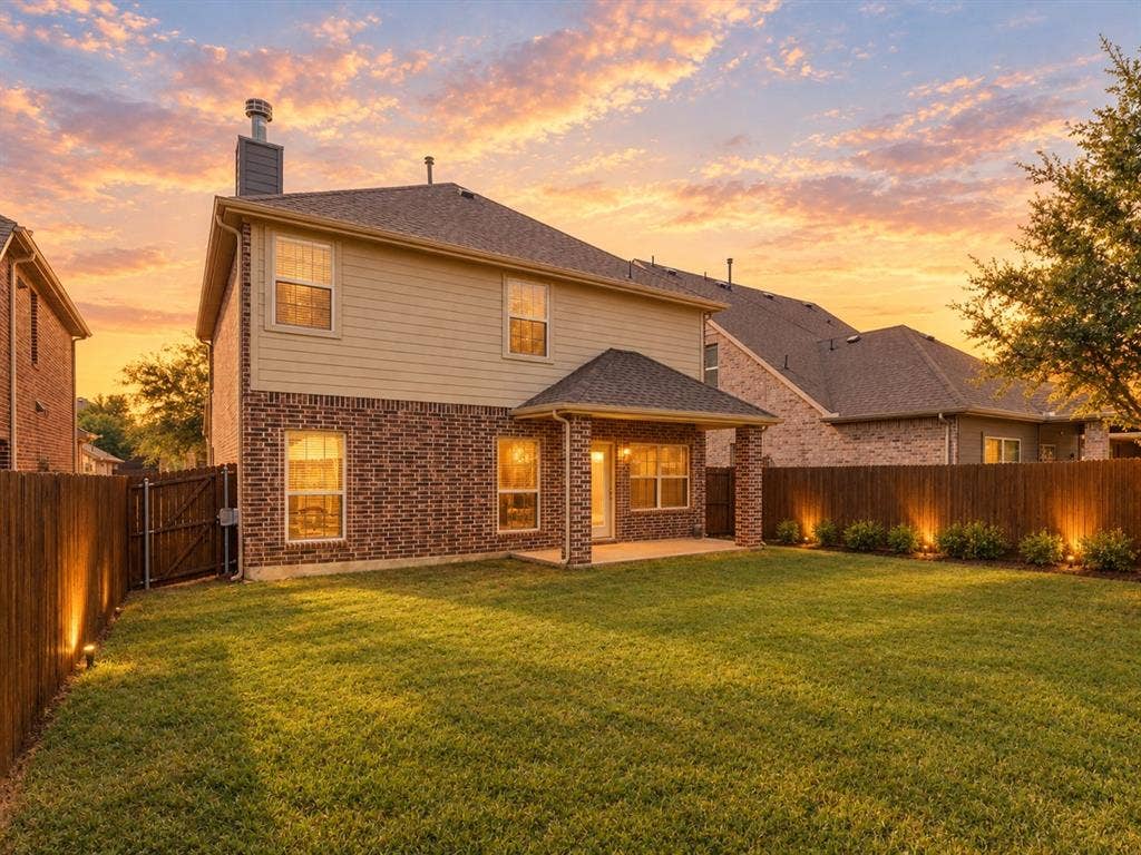Large, inviting backyard