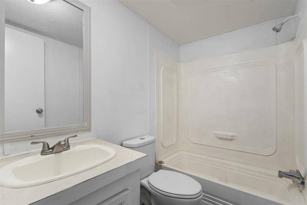 125 Stephens Drive, Gun Barrel City, TX 75156