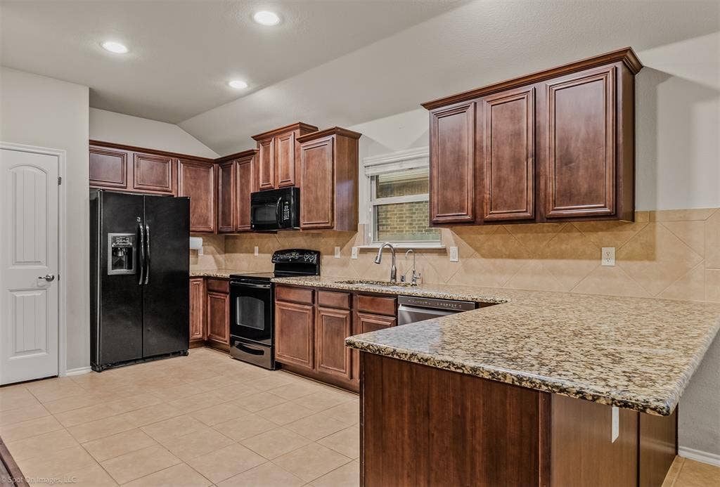 2018 Sterling Gate Drive, Heartland, TX 75126 2018 Sterling Gate Drive, Heartland, TX 75126