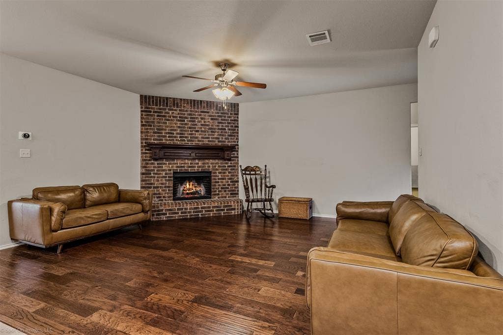 2018 Sterling Gate Drive, Heartland, TX 75126 Woodburning Fireplace