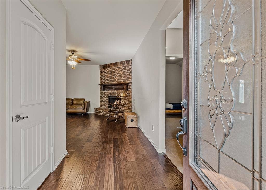 2018 Sterling Gate Drive, Heartland, TX 75126 Engineered Hardwood Floors