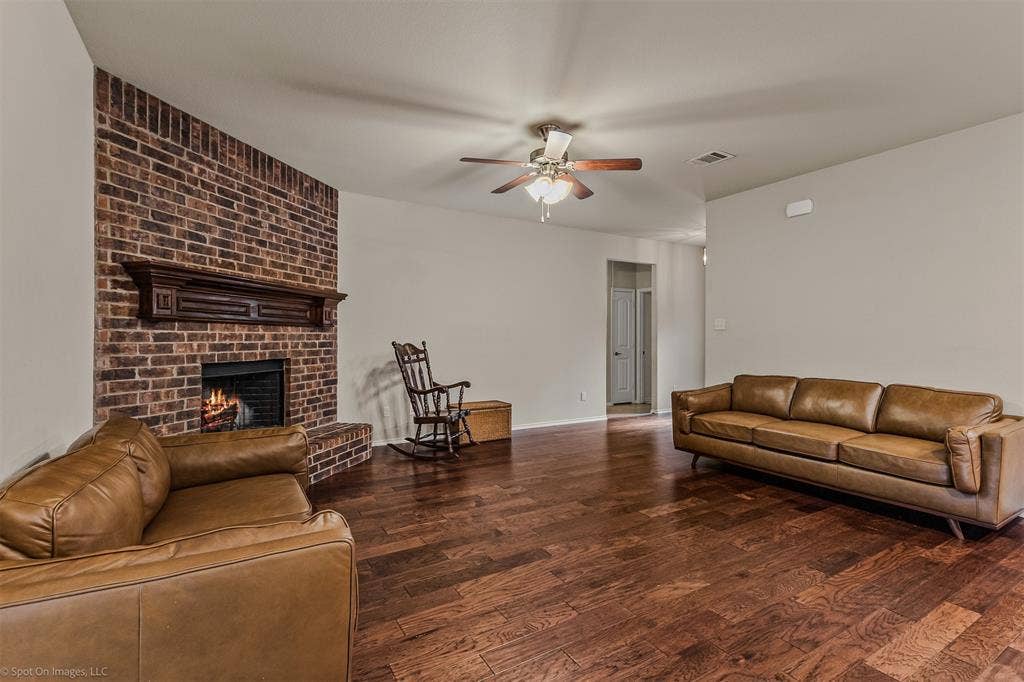 2018 Sterling Gate Drive, Heartland, TX 75126 Woodburning Fireplace