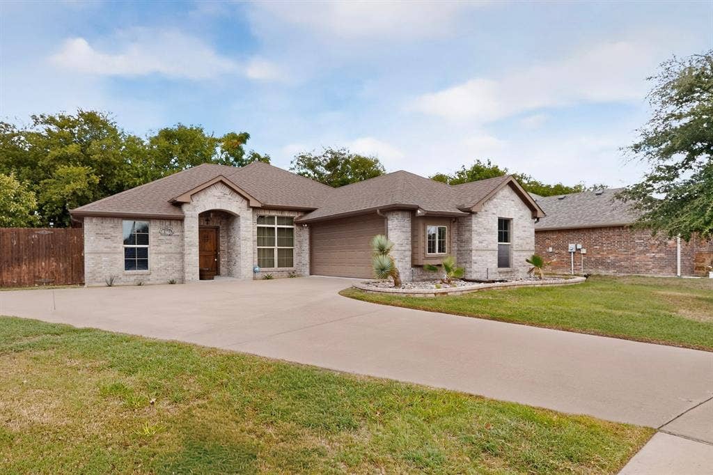 103 Windermere Street, Waxahachie, TX 75165