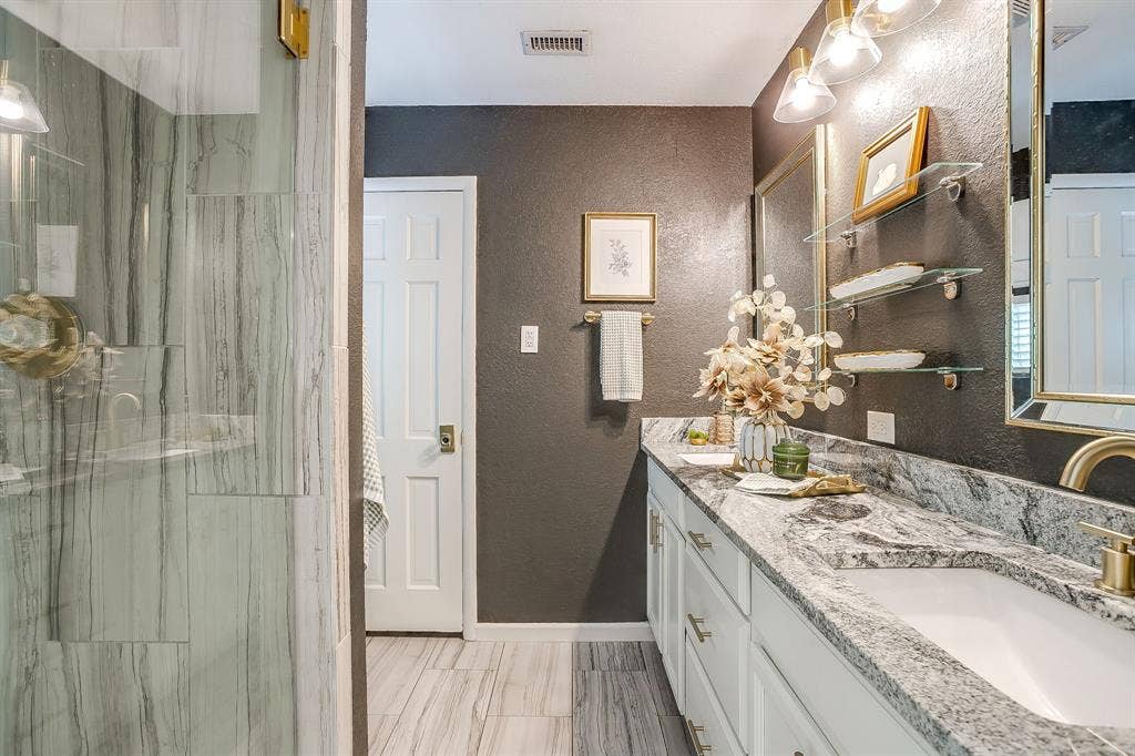4357 Westdale Drive, Fort Worth, TX 76109