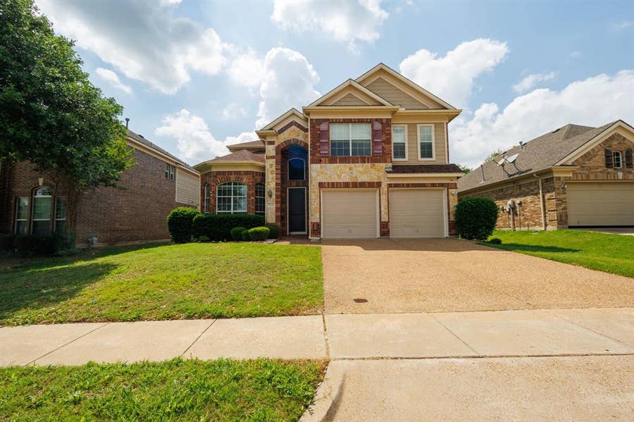 Property photo for 5159 Welara Drive, Grand Prairie, TX