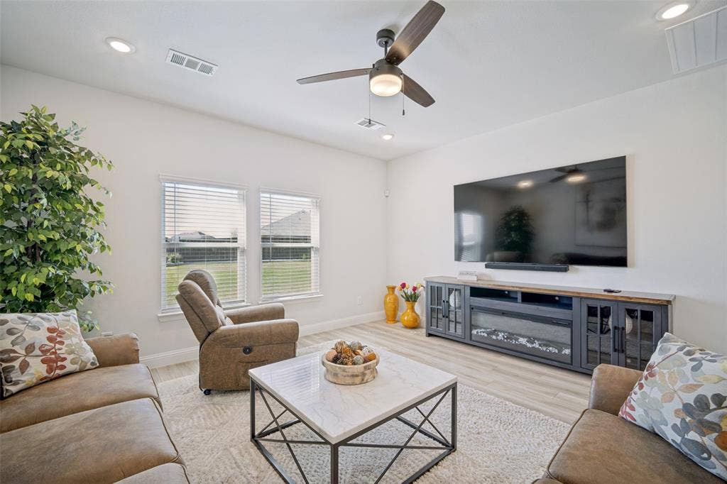 722 Lauren Grove Lane, Forney, TX 75126