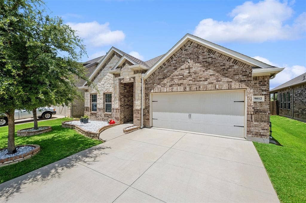 9012 Conroe Drive, Denton, TX 76226 9012 Conroe Drive, Denton, TX 76226