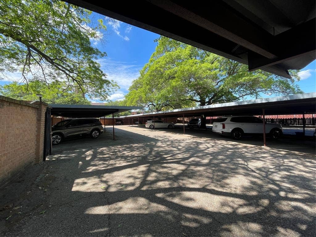 4924 Cobbs Drive, #1H, Waco, TX 76710 covered parking