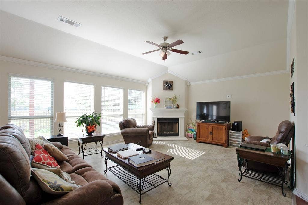 1309 N Houston Street, Royse City, TX 75189 1309 N Houston Street, Royse City, TX 75189