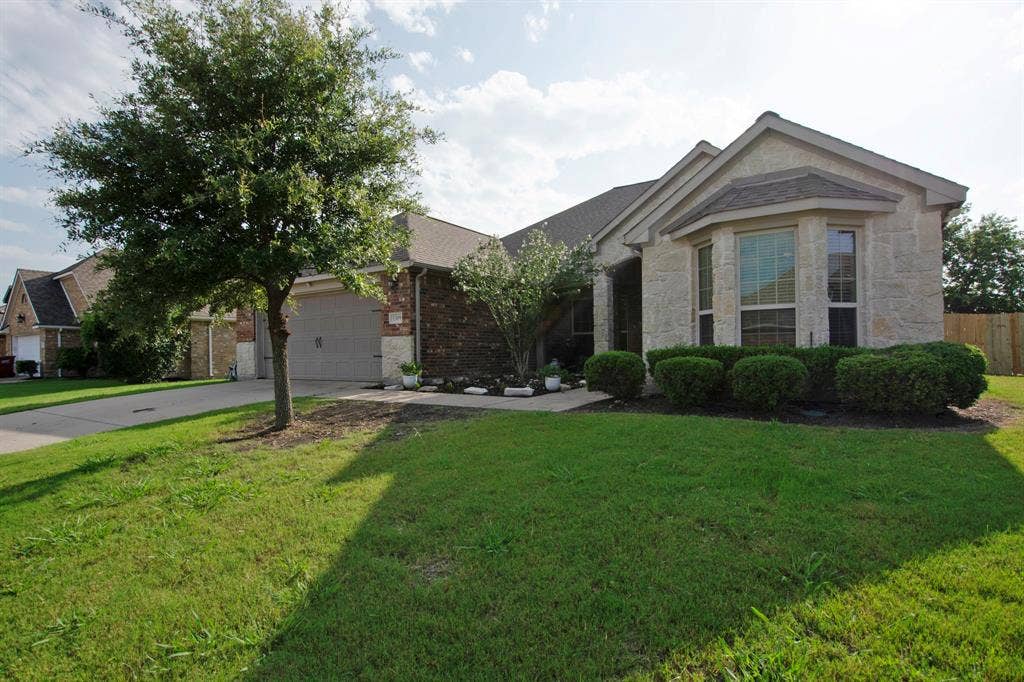 1309 N Houston Street, Royse City, TX 75189 1309 N Houston Street, Royse City, TX 75189