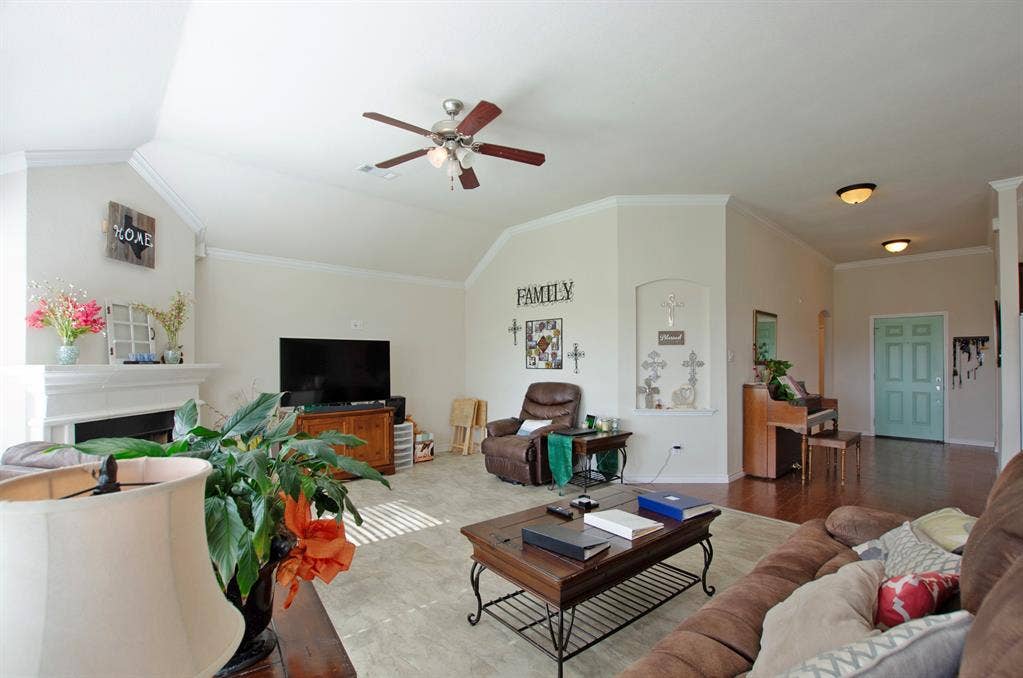 1309 N Houston Street, Royse City, TX 75189 1309 N Houston Street, Royse City, TX 75189
