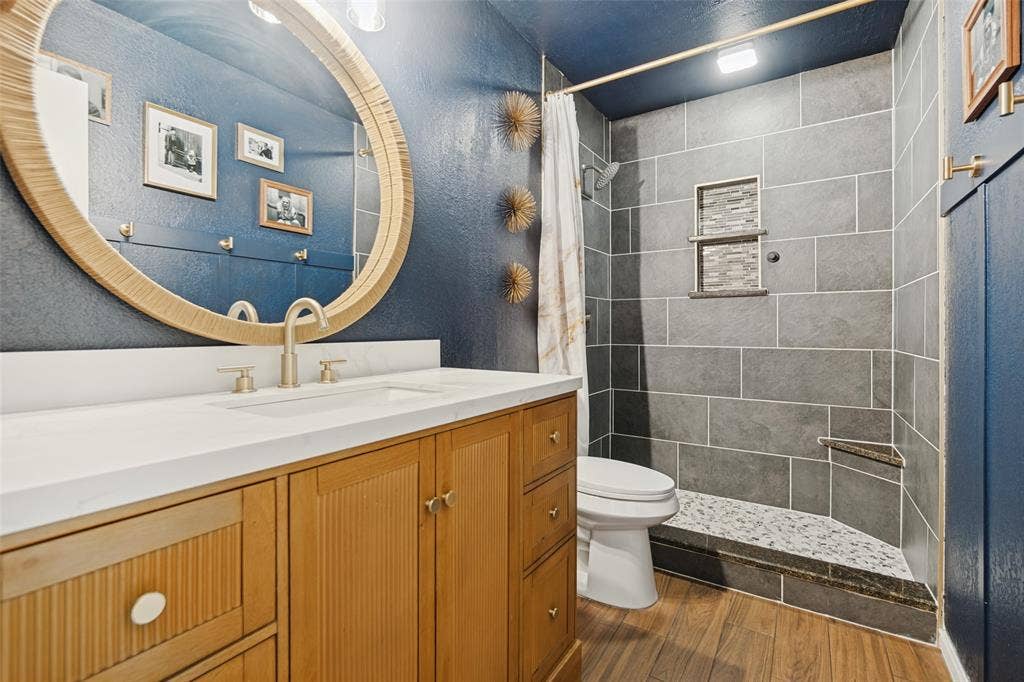 4935 Lomax Drive, Dallas, TX 75227