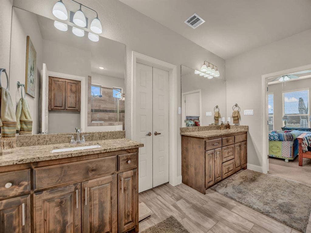 2125 Vanderbilt Drive, Weatherford, TX 76088