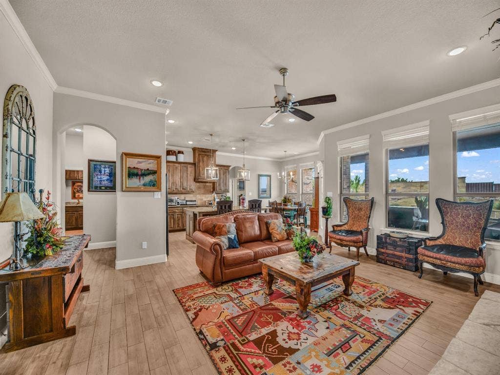 2125 Vanderbilt Drive, Weatherford, TX 76088
