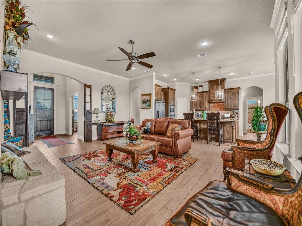 2125 Vanderbilt Drive, Weatherford, TX 76088