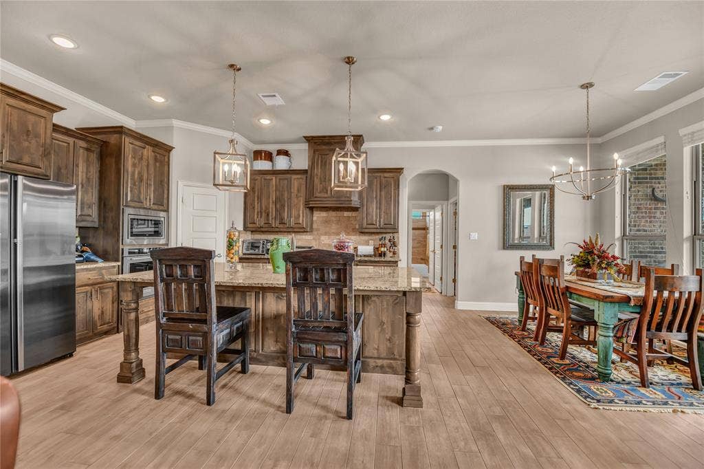 2125 Vanderbilt Drive, Weatherford, TX 76088