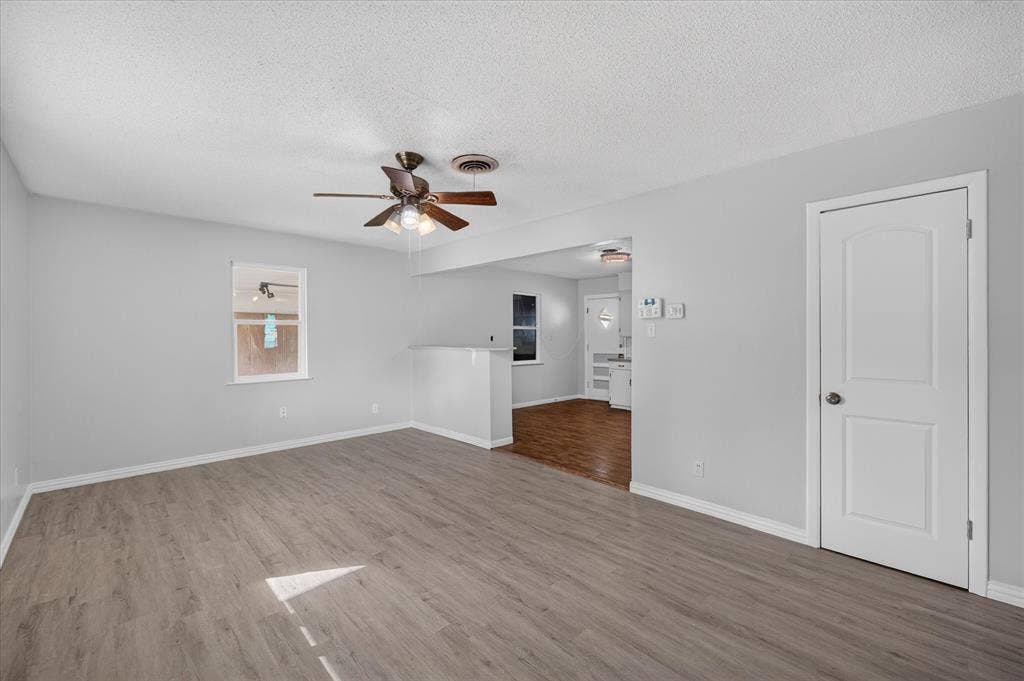 301 Dellis Street, Terrell, TX 75160 301 Dellis Street, Terrell, TX 75160