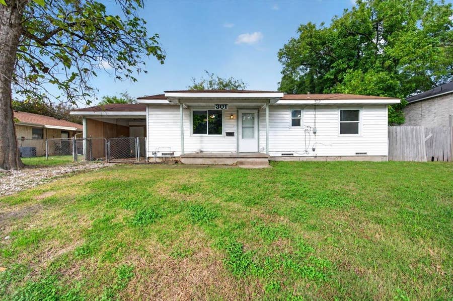 Property photo for 301 Dellis Street, Terrell, TX