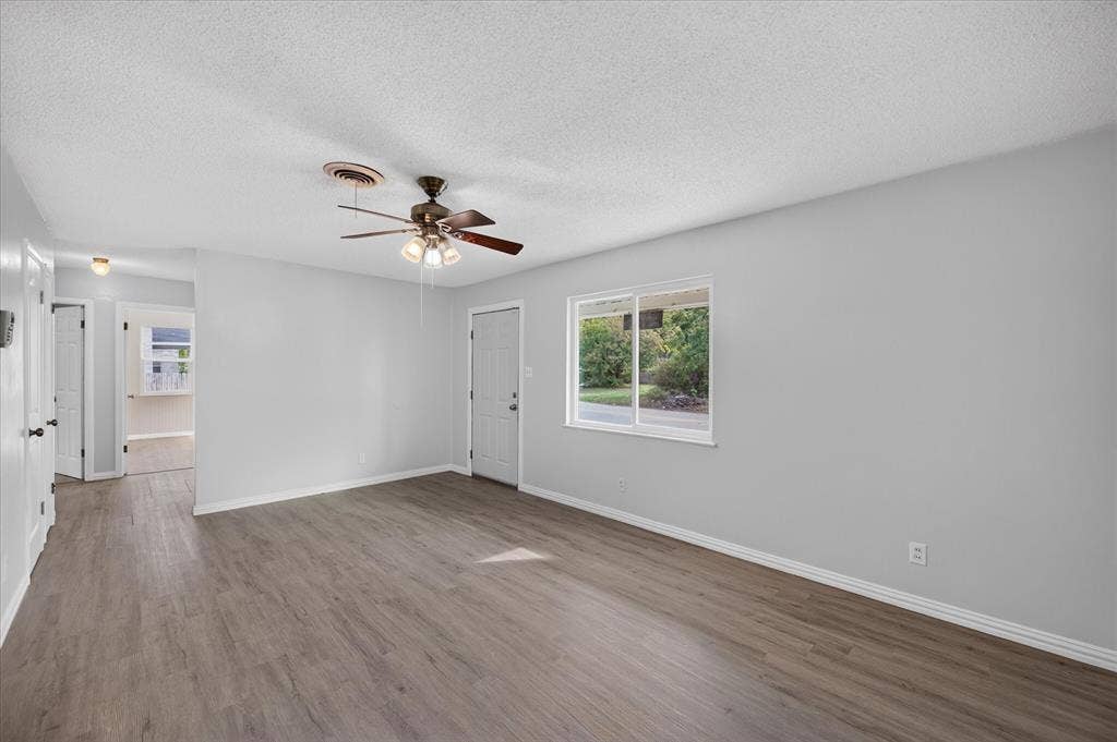 301 Dellis Street, Terrell, TX 75160 301 Dellis Street, Terrell, TX 75160
