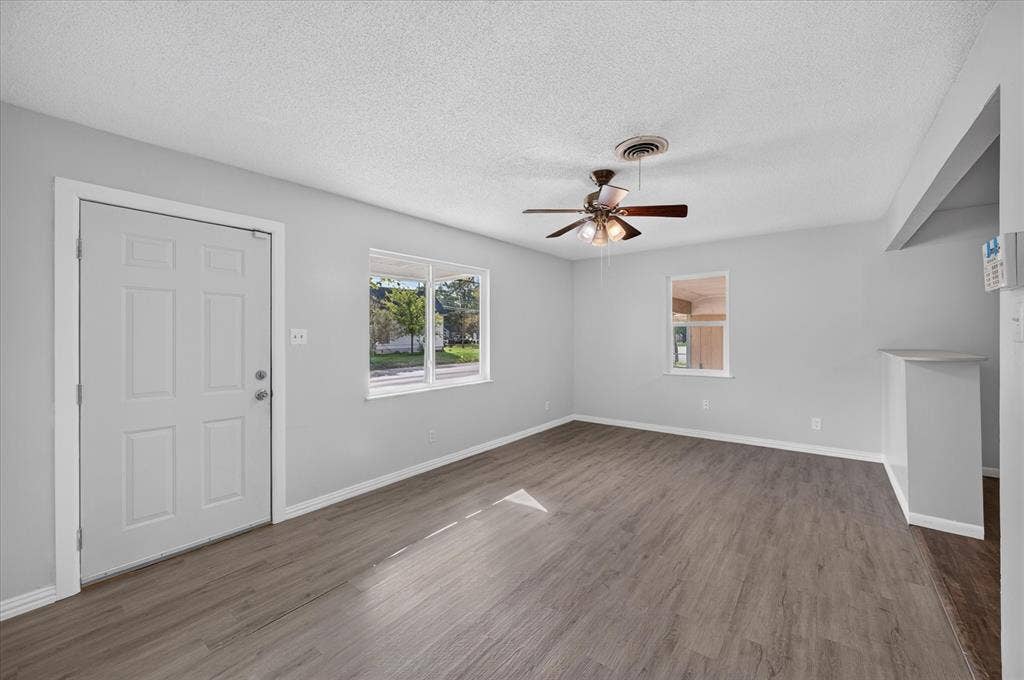 301 Dellis Street, Terrell, TX 75160 301 Dellis Street, Terrell, TX 75160