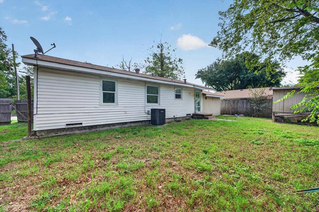 301 Dellis Street, Terrell, TX 75160 301 Dellis Street, Terrell, TX 75160