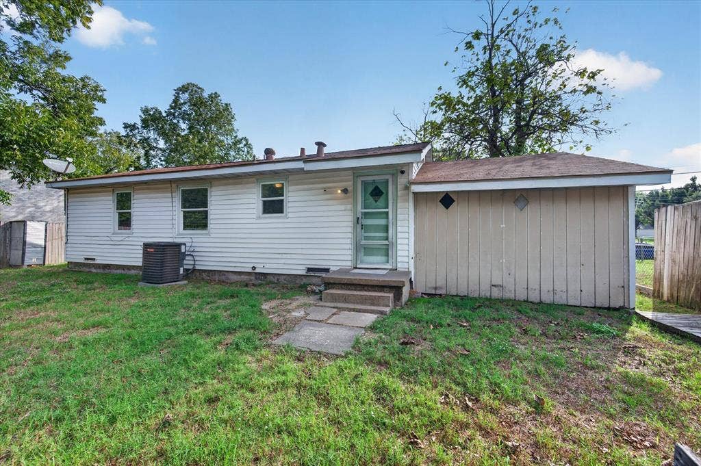301 Dellis Street, Terrell, TX 75160 301 Dellis Street, Terrell, TX 75160