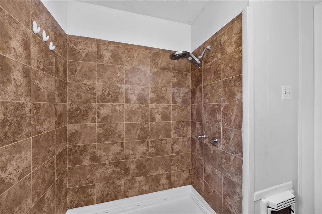 301 Dellis Street, Terrell, TX 75160 301 Dellis Street, Terrell, TX 75160