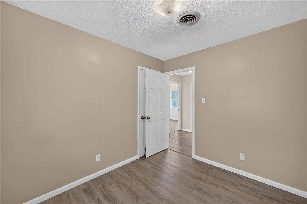 301 Dellis Street, Terrell, TX 75160 301 Dellis Street, Terrell, TX 75160