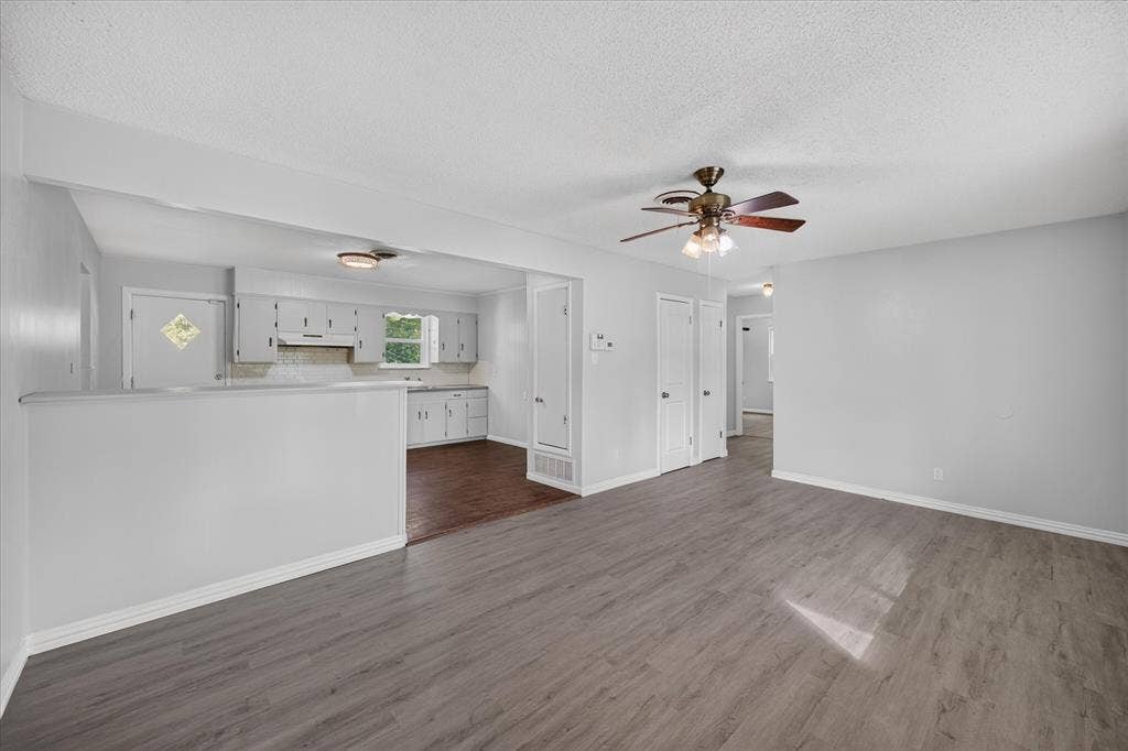 301 Dellis Street, Terrell, TX 75160 301 Dellis Street, Terrell, TX 75160