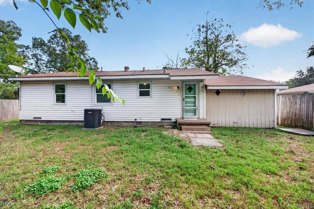 301 Dellis Street, Terrell, TX 75160 301 Dellis Street, Terrell, TX 75160
