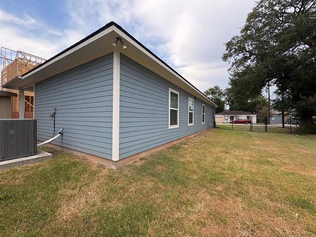 6834 Goforth Street, Houston, TX 77021 6834 Goforth Street, Houston, TX 77021